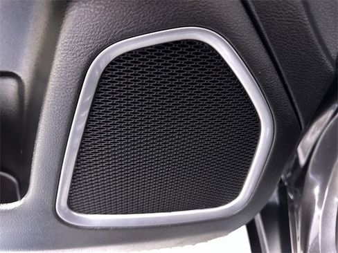 Used 2024 Jeep Compass Latitude image 25