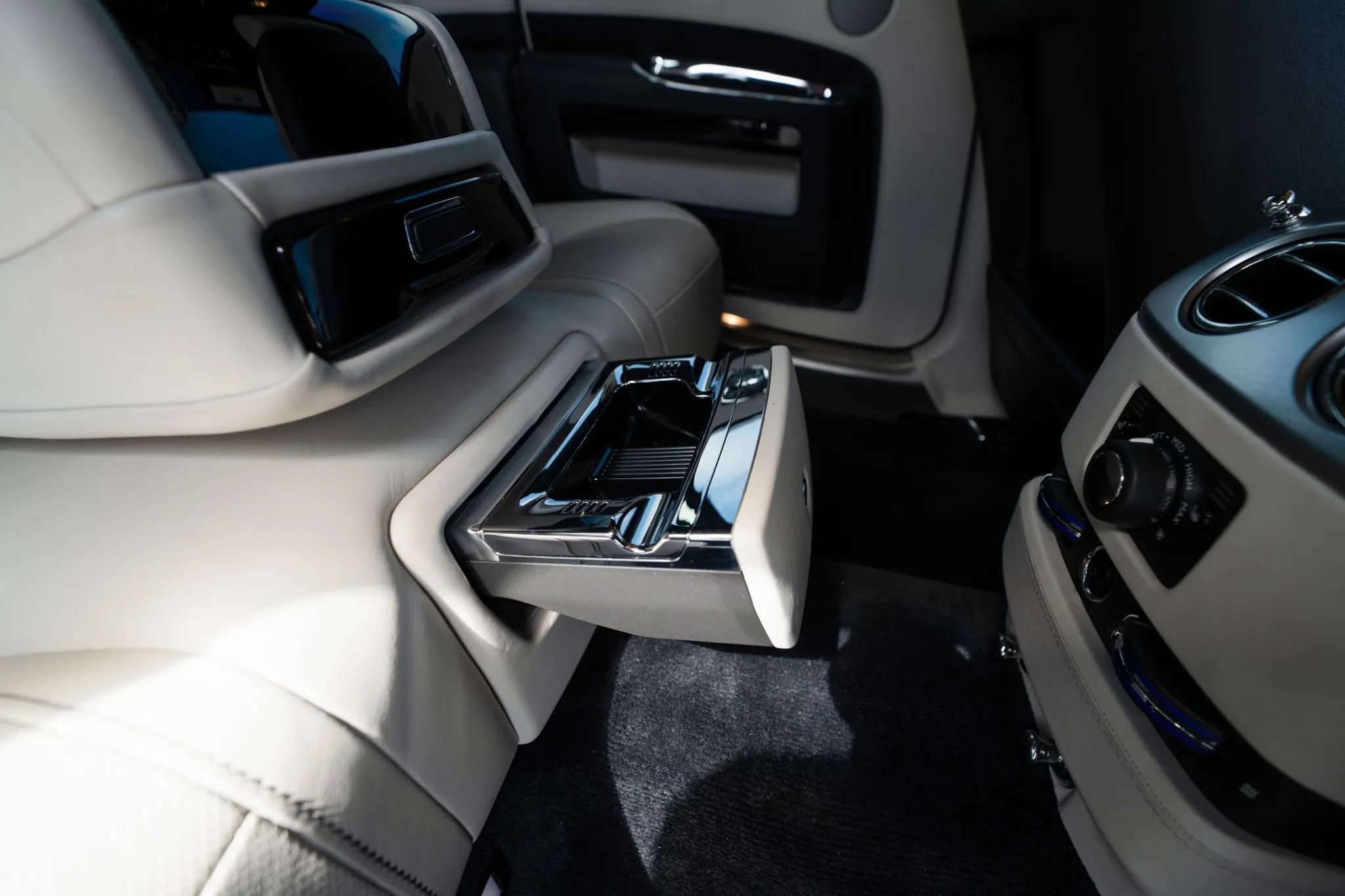 Used 2018 Rolls-Royce Ghost RWD image 33