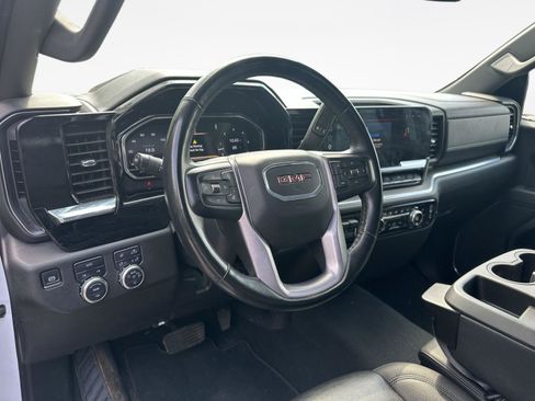 Used 2025 GMC Sierra 1500 SLT AWD/4WD image 11