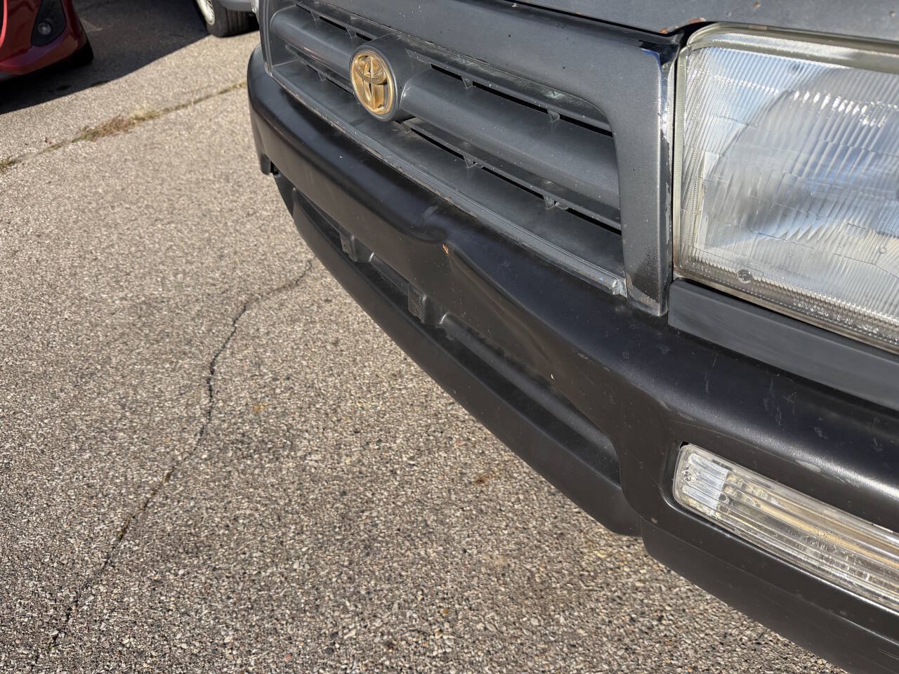 Used 1997 Toyota 4Runner SR5 w/ Sport Seat Pkg RWD image 32
