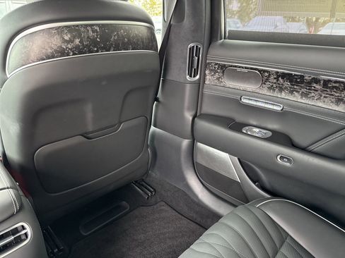 Used 2025 Genesis G90 3.5T image 17