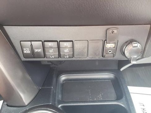 Used 2016 Toyota RAV4 SE AWD/4WD image 23