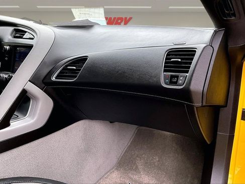 Used 2019 Chevrolet Corvette Z06 RWD image 25