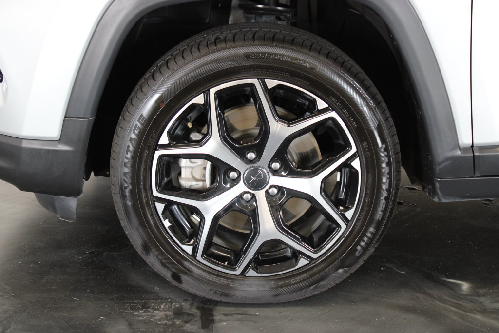 Used 2025 Jeep Compass Limited AWD/4WD image 20