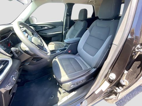 Used 2023 Chevrolet TrailBlazer LT FWD image 12