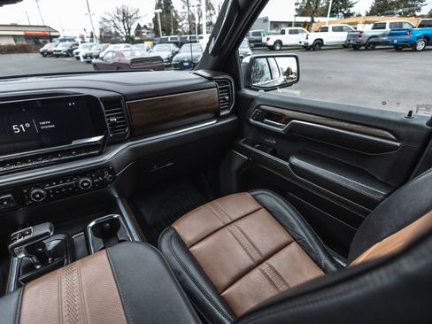 Used 2024 Chevrolet Silverado 1500 High Country w/ Technology Package image 29