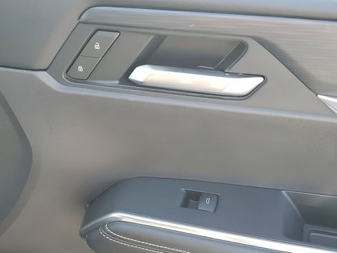 Used 2025 GMC Acadia Elevation image 49