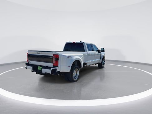 Certified 2025 Ford F450 Platinum image 9