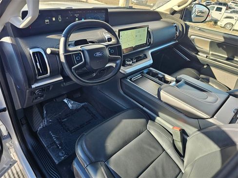 Certified 2025 Ford Expedition Max Platinum image 2