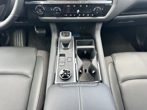 New 2026 Nissan Pathfinder SL w/ SL Premium Package AWD/4WD image 28
