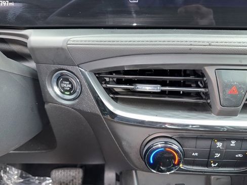 Used 2025 Buick Encore GX Preferred image 35