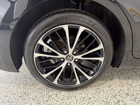 Used 2020 Toyota Camry SE FWD image 28