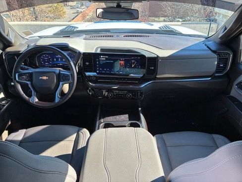 Used 2025 Chevrolet Silverado 3500 LT image 15