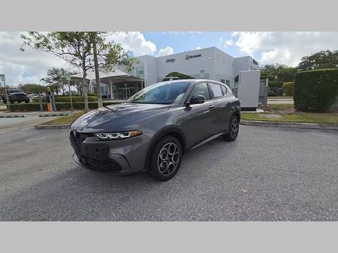 Used 2025 Alfa Romeo Tonale w/ Premium Package image 45