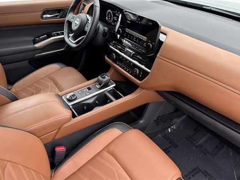 Used 2024 Nissan Pathfinder Platinum w/ Cargo Package image 15