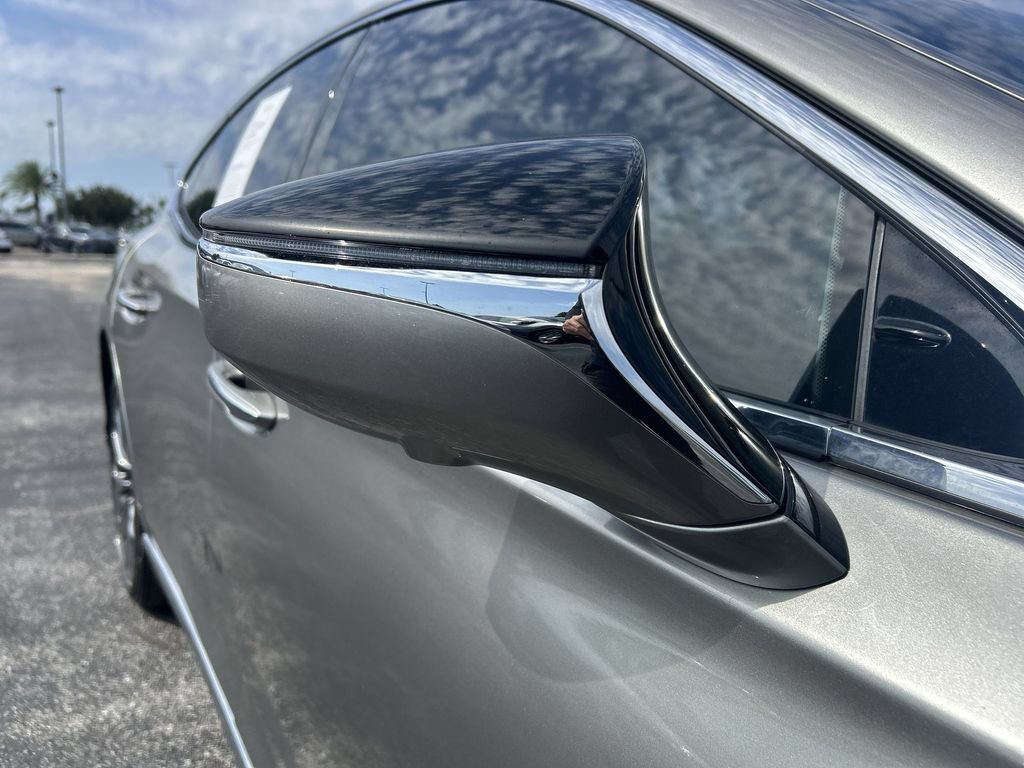 Used 2018 Lexus LS 500 w/ Luxury Package RWD image 27