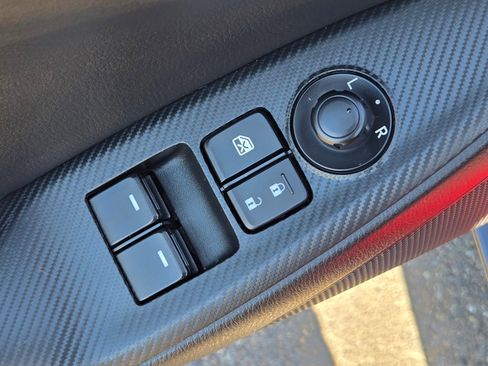 Used 2023 MAZDA MX-5 Miata Club RWD image 19