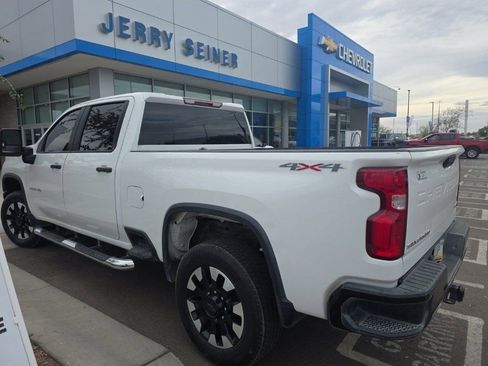 Used 2020 Chevrolet Silverado 2500 Custom w/ Custom Value Package image 5