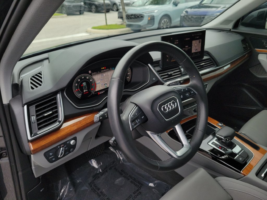 Certified 2023 Audi Q5 2.0T Prestige AWD/4WD image 7