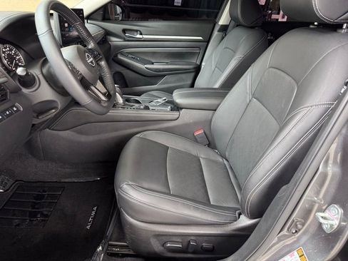 Used 2023 Nissan Altima 2.5 SL FWD image 9