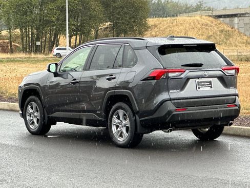 Used 2025 Toyota RAV4 XLE w/ Convenience Package AWD/4WD image 5