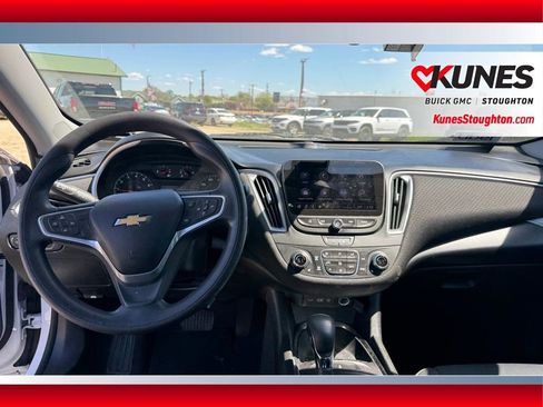Used 2022 Chevrolet Malibu LT FWD image 38