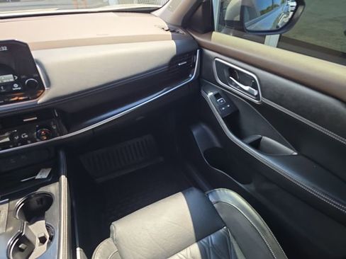 Used 2023 Nissan Rogue Platinum w/ Platinum Premium Package image 14