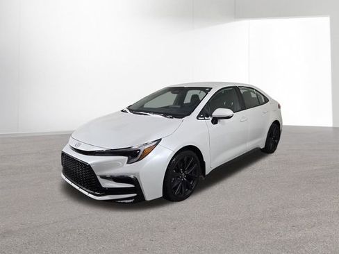 Used 2023 Toyota Corolla SE image 2