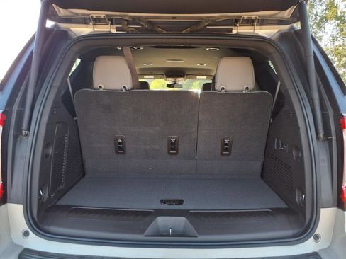 Used 2021 GMC Yukon SLT w/ SLT Luxury Package image 6