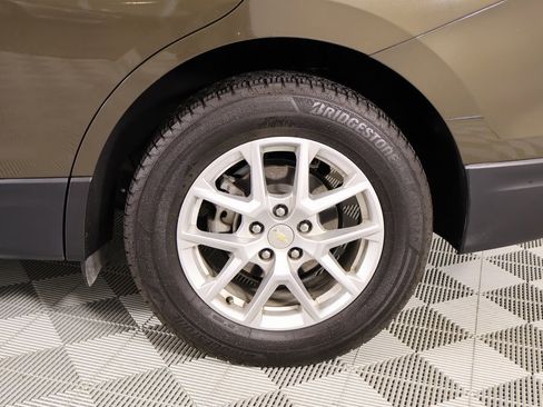 Used 2023 Chevrolet Equinox LT w/ LPO, Floor Liner Package image 17