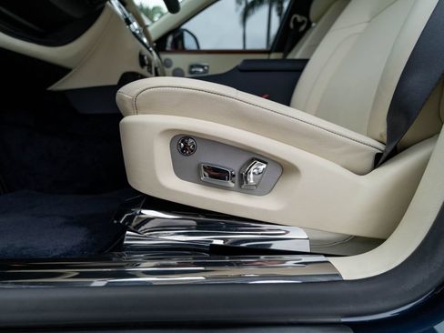 Used 2013 Rolls-Royce Ghost RWD image 27