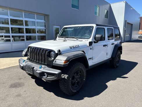 Used 2023 Jeep Wrangler Unlimited w/ Convenience Group AWD/4WD image 1