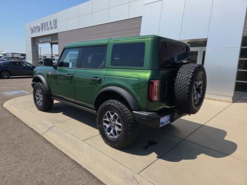 New 2025 Ford Bronco Badlands image 3