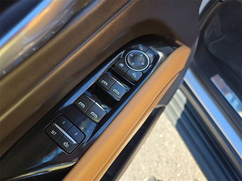 Used 2022 Cadillac Escalade Premium Luxury w/ LPO, Radiant Package image 21