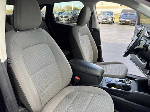 Used 2021 Ford Escape SE w/ SE Sport Appearance Package image 26