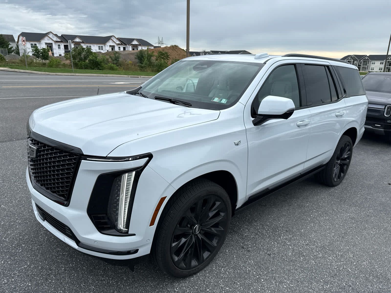 Used 2026 Cadillac Escalade Platinum Sport w/ LPO, ONYX Package AWD/4WD image 11