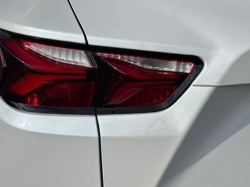 Used 2022 Chevrolet Blazer LT image 26