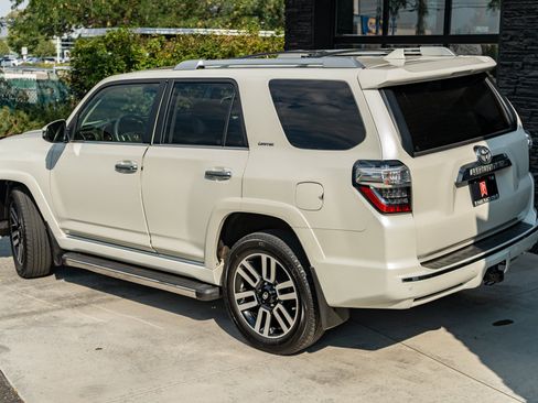 Used 2020 Toyota 4Runner Limited AWD/4WD image 8