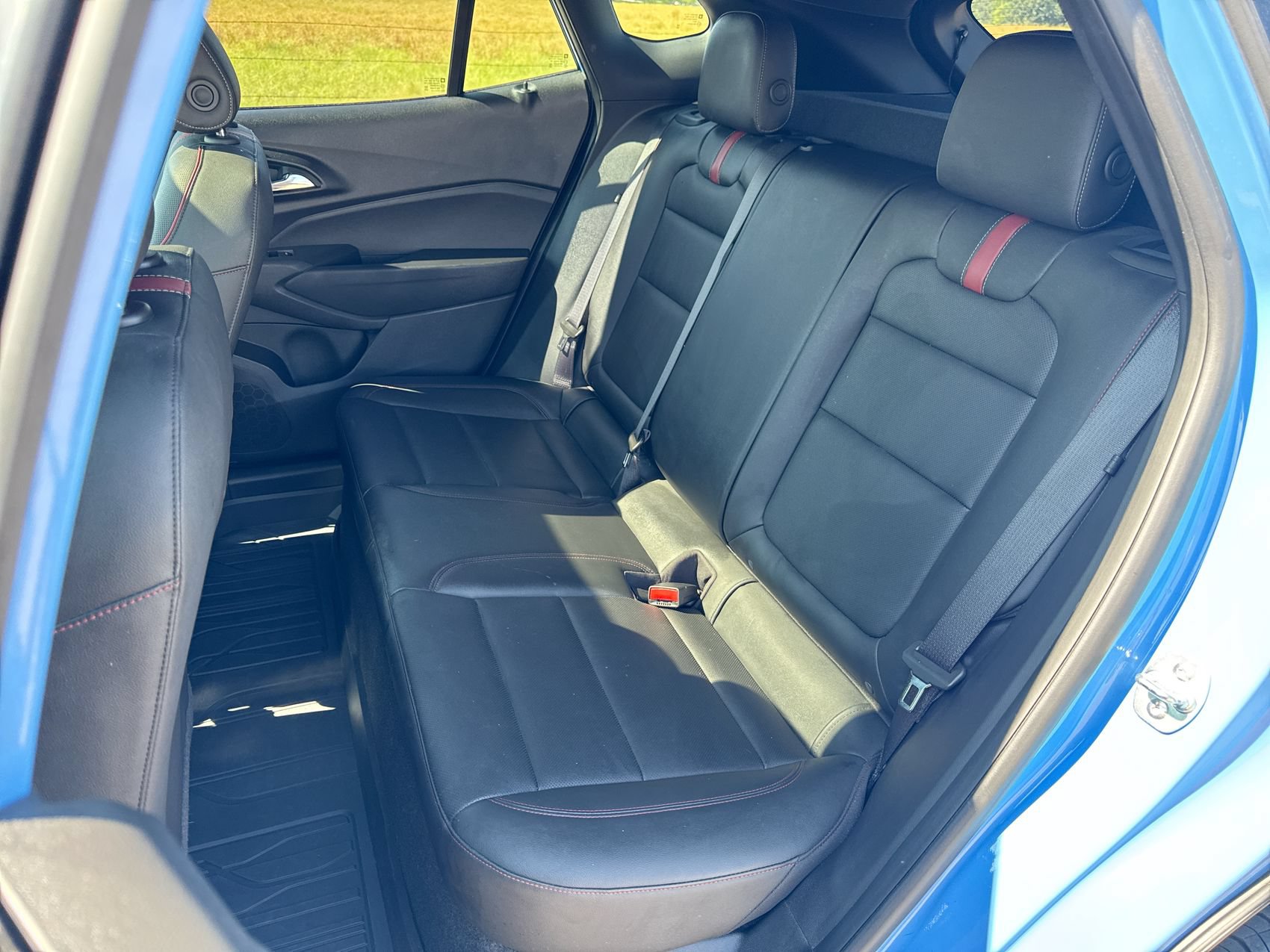 Used 2024 Chevrolet Trax RS w/ Sunroof Package FWD image 22