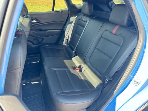 Used 2024 Chevrolet Trax RS w/ Sunroof Package FWD image 22