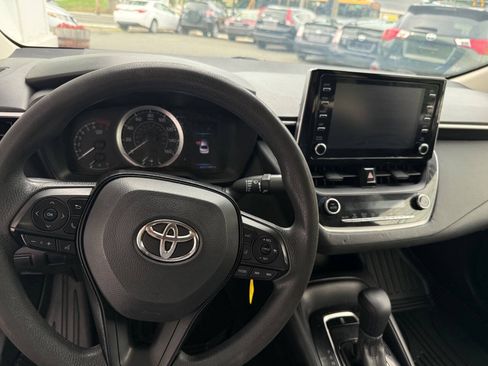 Used 2020 Toyota Corolla LE FWD image 19