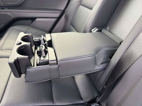 New 2026 Lincoln Nautilus Premier w/ Jet Appearance Package AWD/4WD image 10