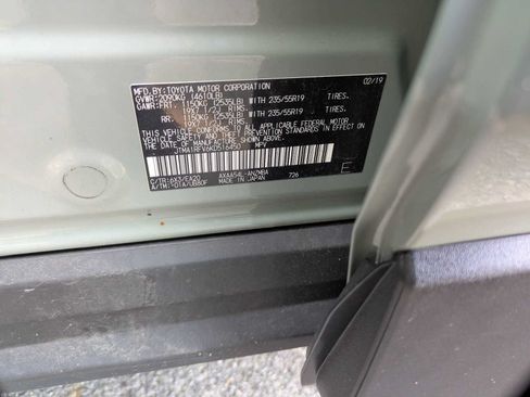 Used 2019 Toyota RAV4 XLE Premium w/ Cold Weather Package AWD/4WD image 10