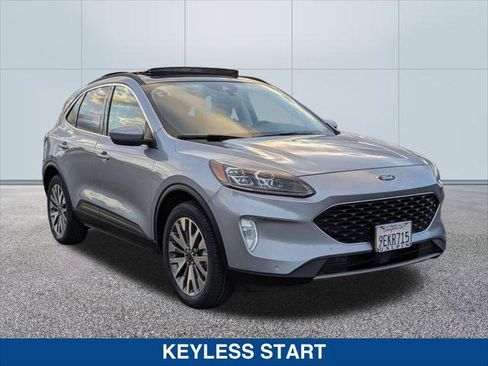 Certified 2022 Ford Escape Titanium w/ Class II Trailer Tow Package image 7