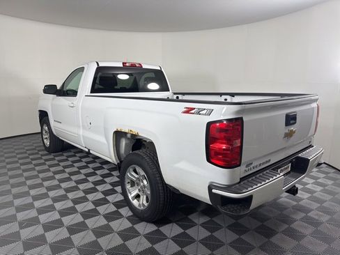 Used 2018 Chevrolet Silverado 1500 LT w/ LT Convenience Package image 5