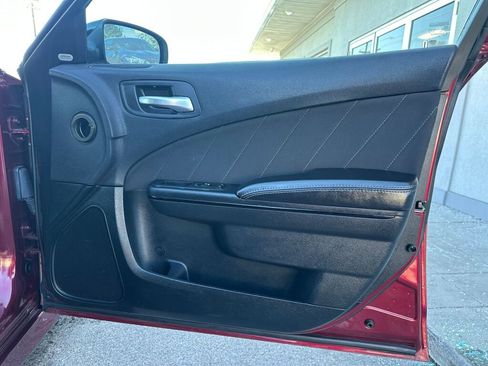 Used 2019 Dodge Charger R/T w/ Blacktop Package image 25