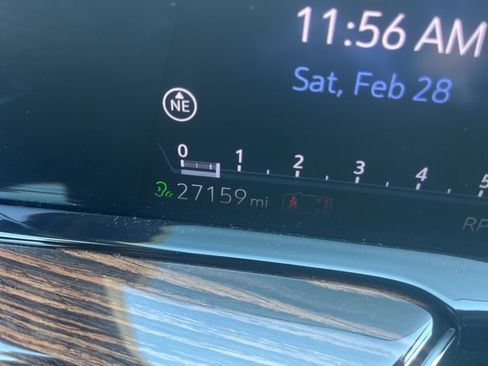 Used 2023 Cadillac Escalade Premium Luxury image 4