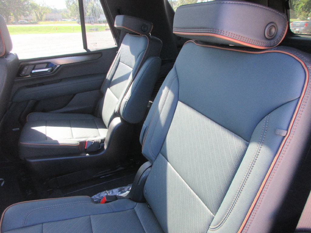 New 2027 GMC Yukon AT4 w/ AT4 Premium Plus Package AWD/4WD image 12