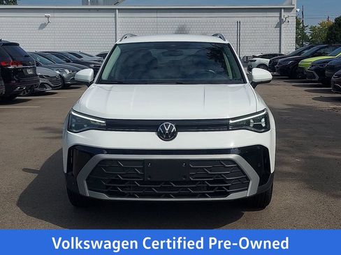 Certified 2025 Volkswagen Taos SE AWD/4WD image 2