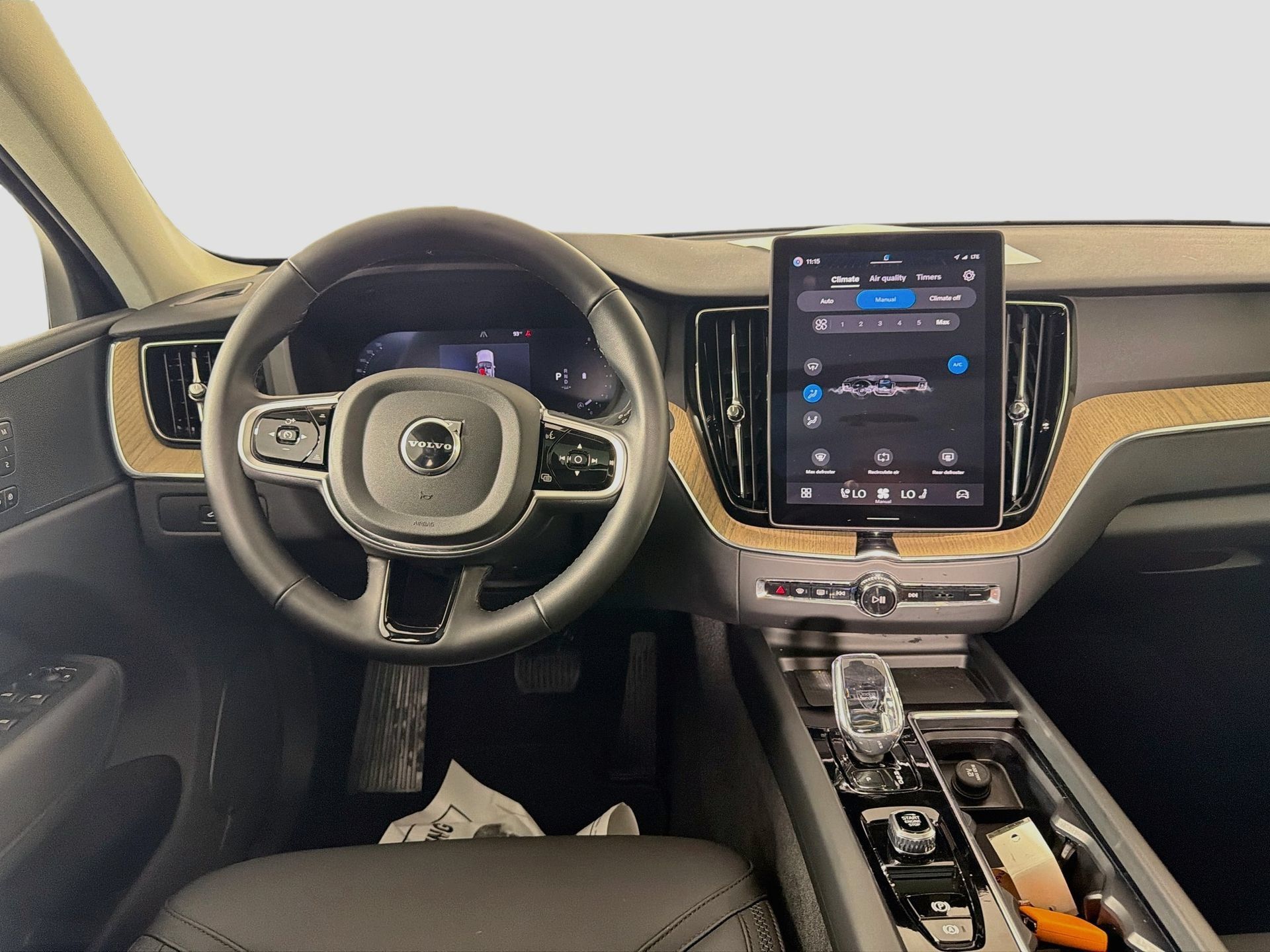Used 2026 Volvo XC60 B5 Plus AWD/4WD image 23